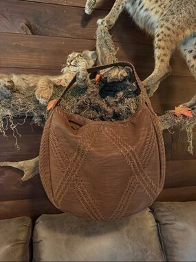 Chico's Brown Woven Hobo Shoulder Bag🎉final price drop 🎉